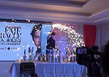 发布会花式调酒表演
