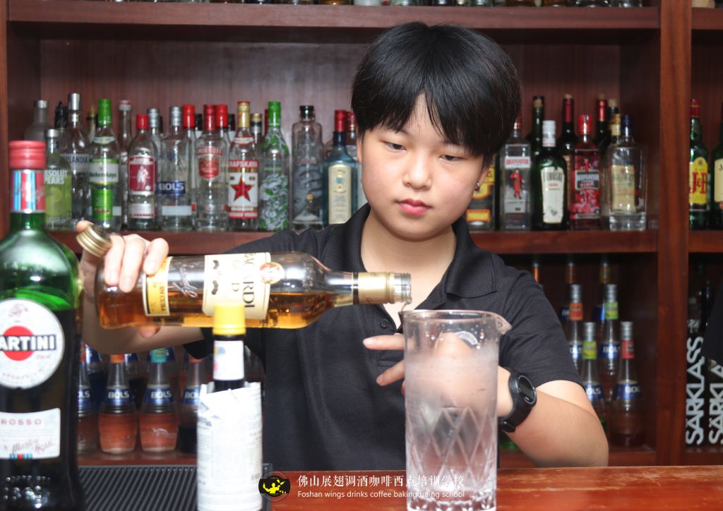 女生学调酒怎么样？好吗？