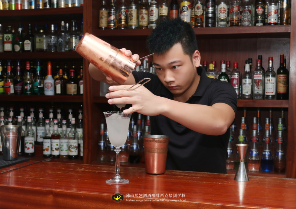 学历低学调酒行吗？