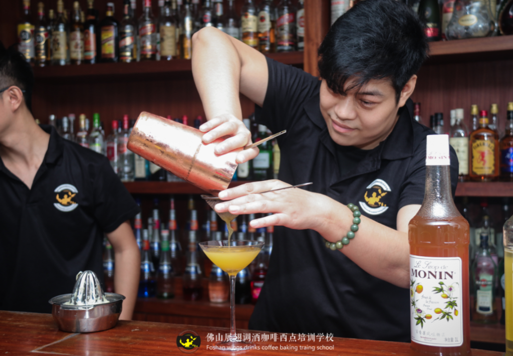 调酒师如何让身边人了解饮酒文化？